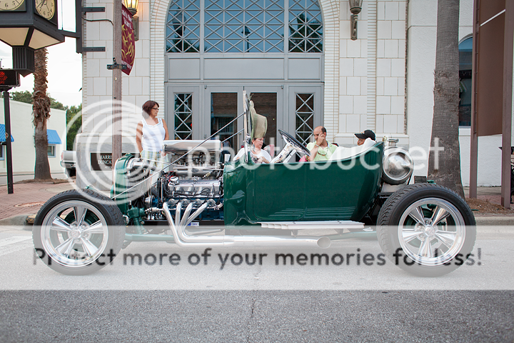 IMAGE: http://i1170.photobucket.com/albums/r523/valenciaphoto/Cars/Friday%20Fest%20-%208-3-2012/IMG_0682.png