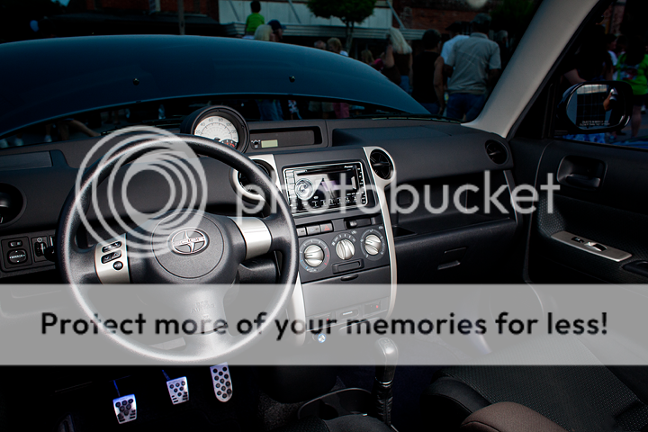 IMAGE: http://i1170.photobucket.com/albums/r523/valenciaphoto/Cars/Friday%20Fest%20-%208-3-2012/IMG_0699.png