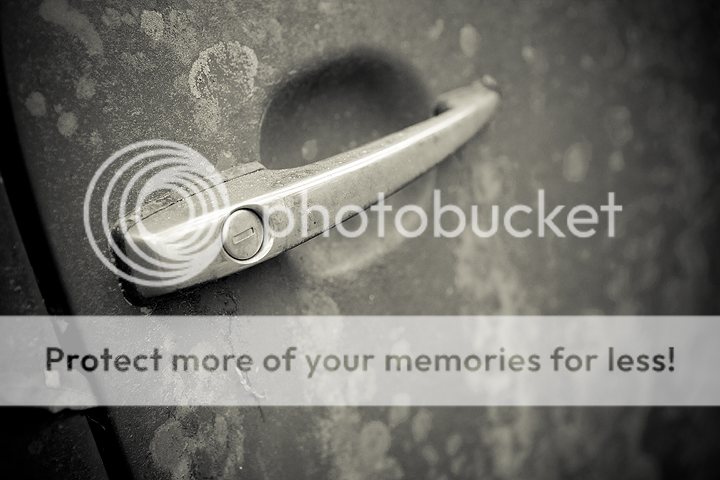 IMAGE: http://i1170.photobucket.com/albums/r523/valenciaphoto/Cars/IMG_6350.png