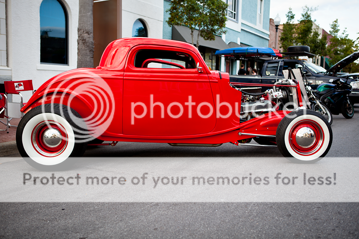 IMAGE: http://i1170.photobucket.com/albums/r523/valenciaphoto/Friday%20Fest%20-%204-6-2012/IMG_7745-2.png