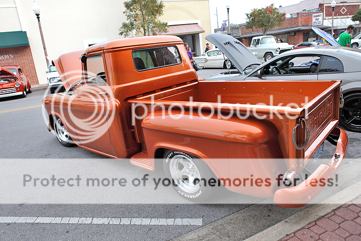 IMAGE: http://i1170.photobucket.com/albums/r523/valenciaphoto/Friday%20Fest%20-%20March%202nd%202012/IMG_5671.png