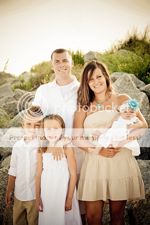 IMAGE: http://i1170.photobucket.com/albums/r523/valenciaphoto/IMG_1903-2.png