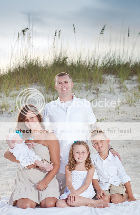 IMAGE: http://i1170.photobucket.com/albums/r523/valenciaphoto/IMG_1940.png