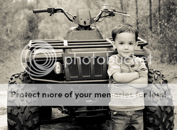 IMAGE: http://i1170.photobucket.com/albums/r523/valenciaphoto/IMG_6517.png