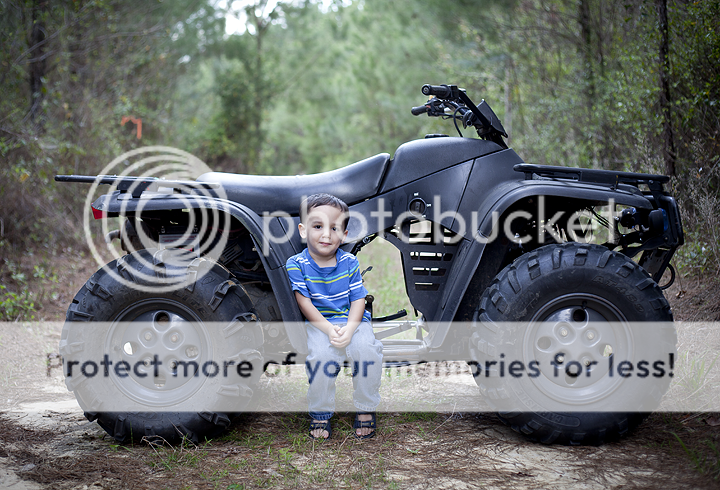 IMAGE: http://i1170.photobucket.com/albums/r523/valenciaphoto/IMG_6519.png