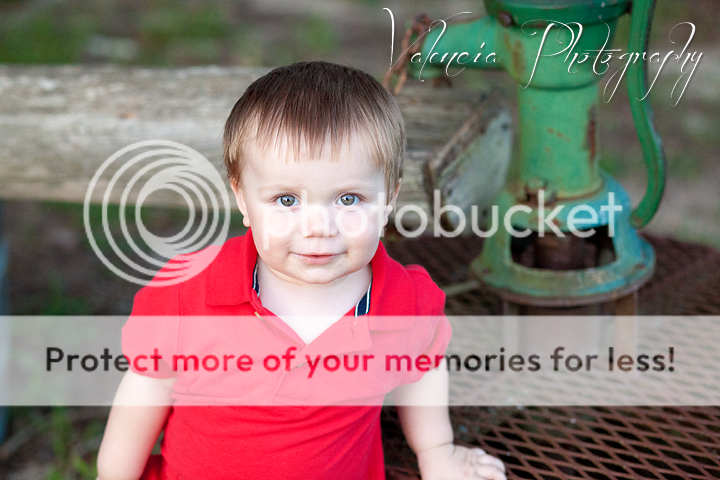 IMAGE: http://i1170.photobucket.com/albums/r523/valenciaphoto/IMG_9773.png