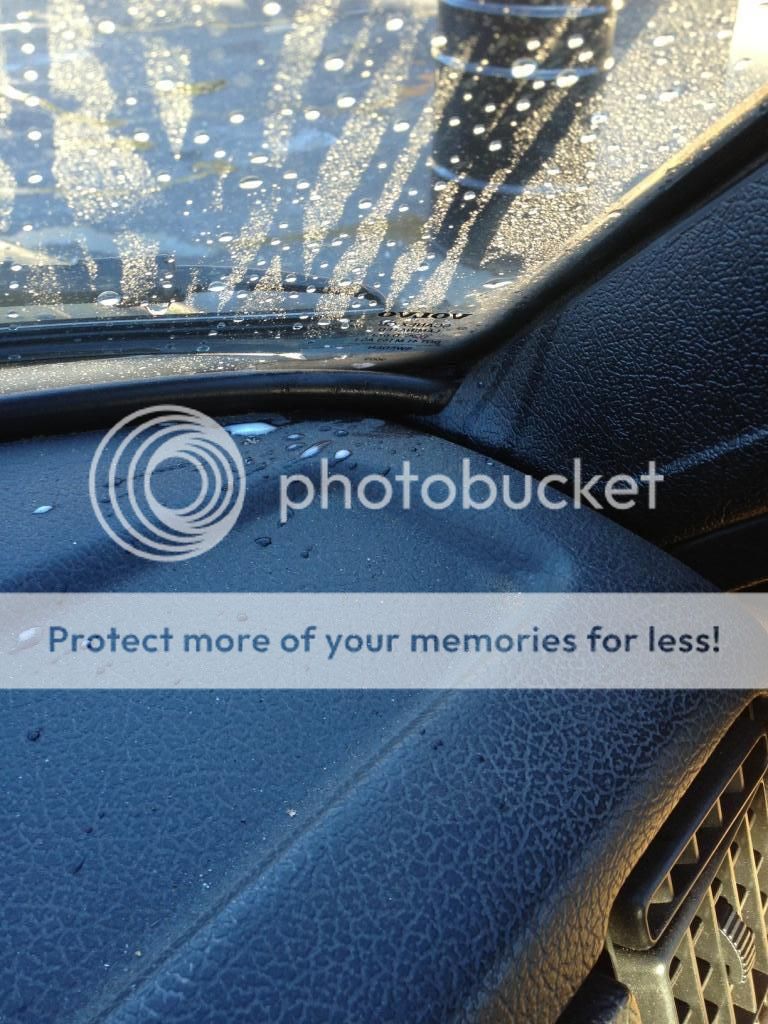 photo waterleak1_zps053435ed.jpg